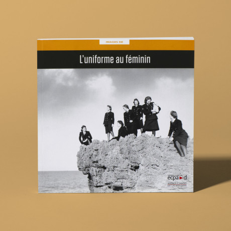 L'uniforme au féminin